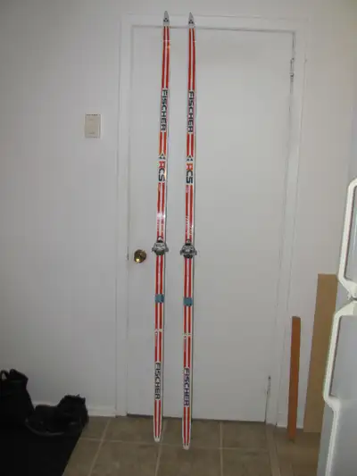 New Price *Fischer Classic Cross Country  / 215cm  - Ski de fond, View more