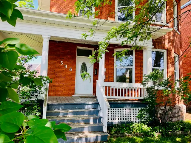 Studio Apartment for Rent: Available October 3rd