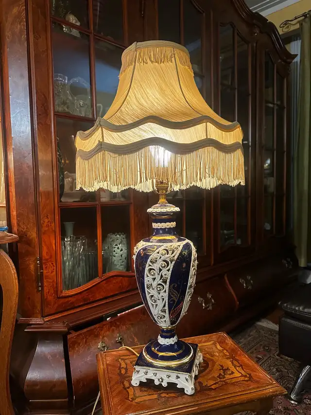 superbe lampe vintage Capodimonte collection 30"h in Indoor Lighting & Fans in City of Montréal - Image 10