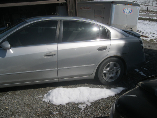 2002 Nissan Altima reduced in Cars & Trucks in Oshawa / Durham Region - Image 2