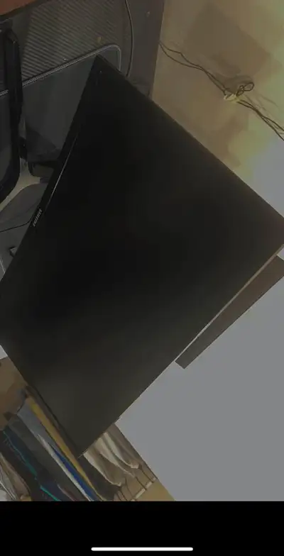 Samsung 24-inch curved gaming monitor in great condition! It’s perfect for gaming with a 144Hz refre...
