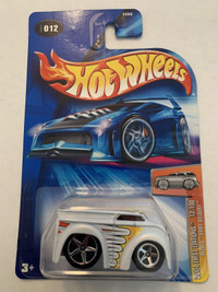2004 Hot Wheels Blings Dairy Delivery