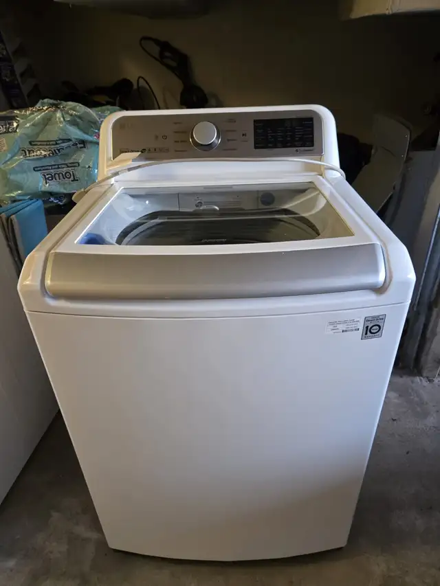 LG Washer (WT7300CW)  – Excellent Condition – $300 in Washers & Dryers in Markham / York Region - Image 2