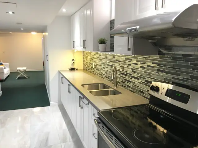 Markham, Clean Cozy basement, all inclusive rental.
