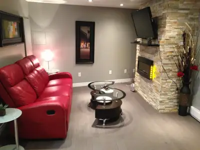One bedroom furnished ground level apartment Downtown. Has patio off kitchen. Washer/dryer/dishwashe...