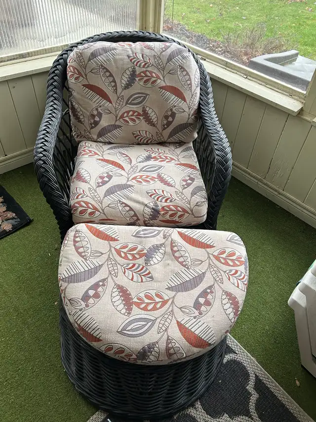6 piece Real Wicker Set in Couches & Futons in Norfolk County - Image 4