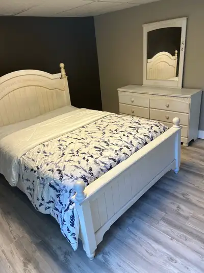 Room Available..New Minas