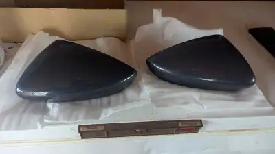 Up for sale are the OEM polymetal grey mirror caps and OEM floor mats from my 2021 Mazda 3. Plus Kaw...