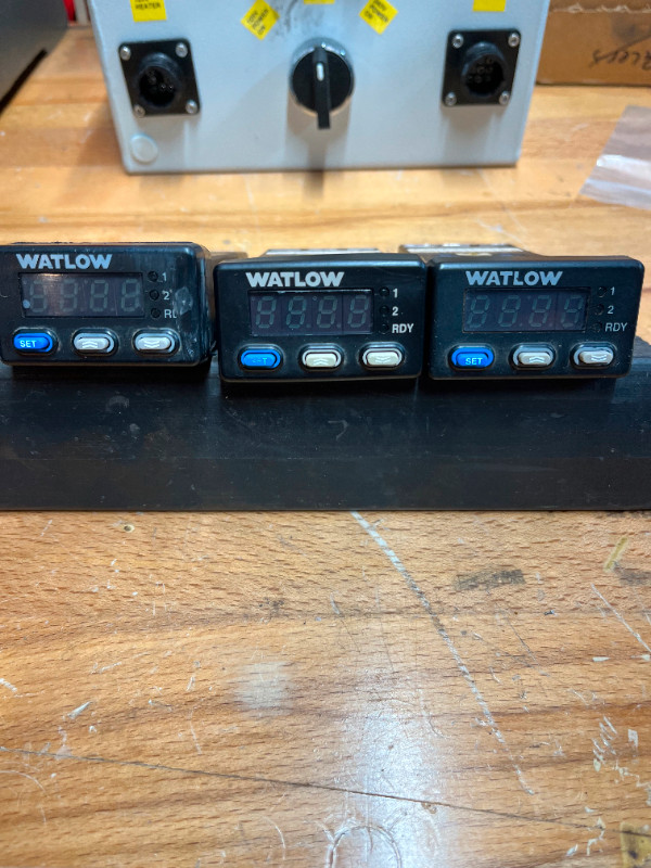 Watlow 935A-1CC0-000G Temperature Controller in Other Business & Industrial in Markham / York Region