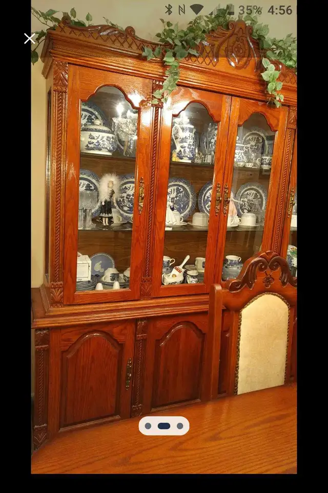Dining Room Set with matching Hutch in Multi-item in City of Toronto - Image 3