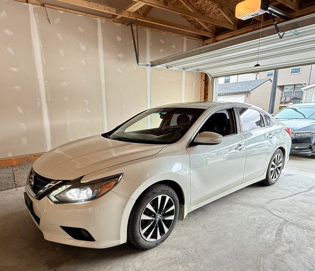2016 Nissan altima in Cars & Trucks in Calgary
