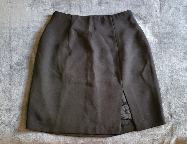 Shorts and skirts for sale - great condition in Women's - Bottoms in Brockville - Image 2