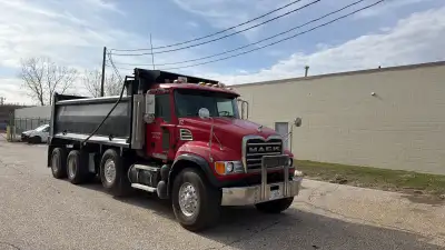 Triaxle dump truck available for any kind of work 226 35 00 444, View more