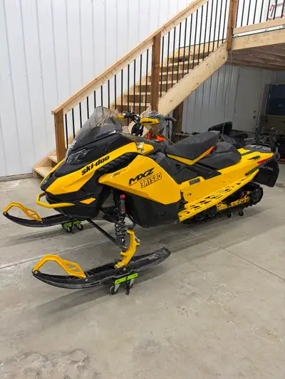 Selling my 2023 Skidoo 850 MXZ Blizzard Only reason for selling is I spring checked a new sled. Grea...