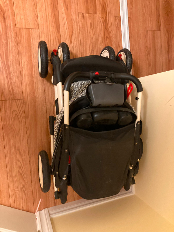 Baby stroller in Strollers, Carriers & Car Seats in Markham / York Region - Image 3