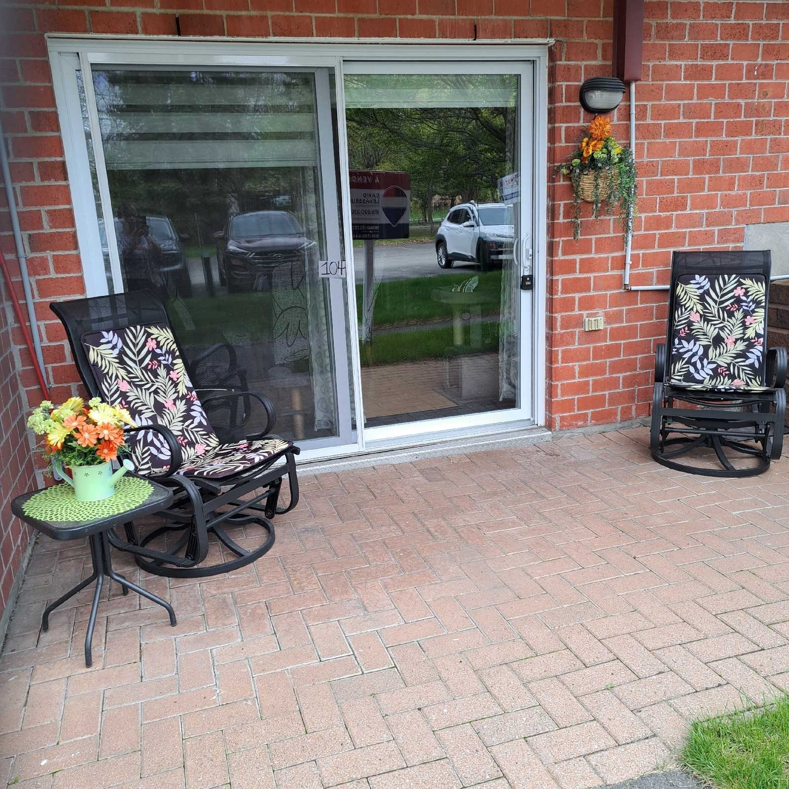 Condo 3 1/2 au Rez-de-chaussé a Vendre — photo 1