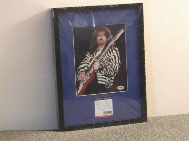 AEROSMITH BRAD WHITFORD,JOEY KRAMER SIGNED PHOTO'S FRAMED in Arts & Collectibles in Ottawa - Image 3
