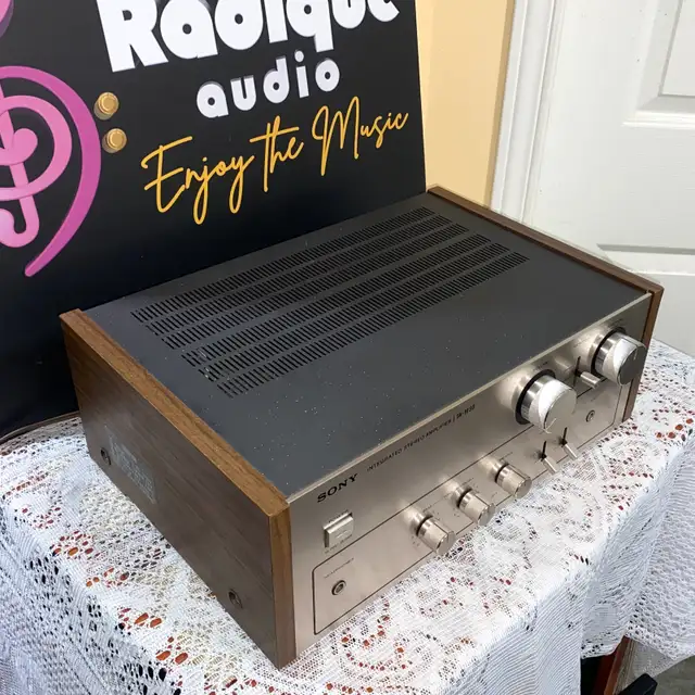 Vintage Sony TA-1630 22 WPC Integrated Stereo Amplifier in Stereo Systems & Home Theatre in Ottawa - Image 5