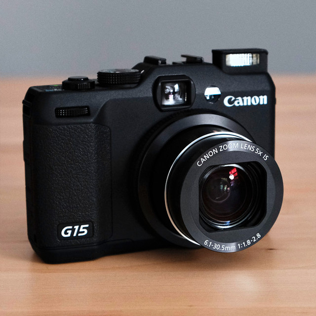 Canon PowerShot G15 - 12.1 MP Camera + Case + extra battery in Cameras & Camcorders in City of Halifax - Image 4