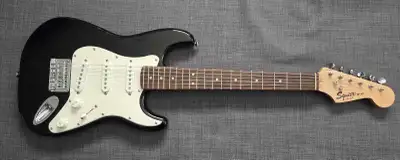Squier by Fender MINI Strat, View more