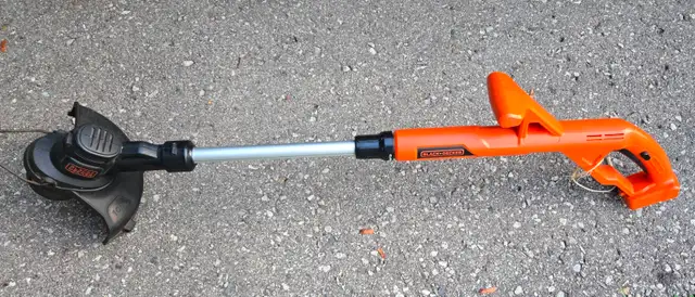 Weed wacker 20V MAX in Lawnmowers & Leaf Blowers in Kitchener / Waterloo - Image 2