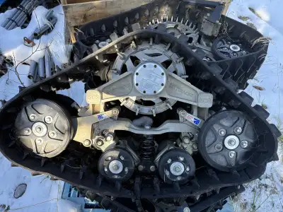 Needs new tracks. Been sitting here for a a couple year but everything was working fine when put awa...