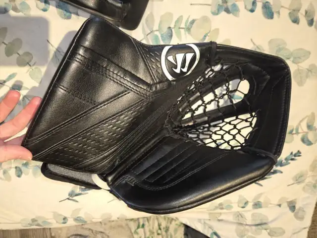 Mitaine et Blockeur in Hockey in Drummondville - Image 5