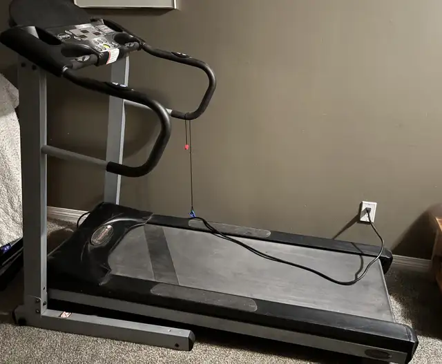 FreeSpirit Treadmill - Dyaco in Exercise Equipment in Vernon - Image 10