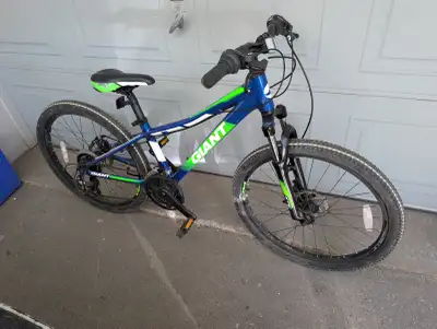 Giant XTC Jr 24 Disc Kids Youth Bike w Front Suspension Mountain, View more