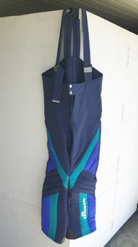 Women's SMALL ski pant, perfect condition and very warm.