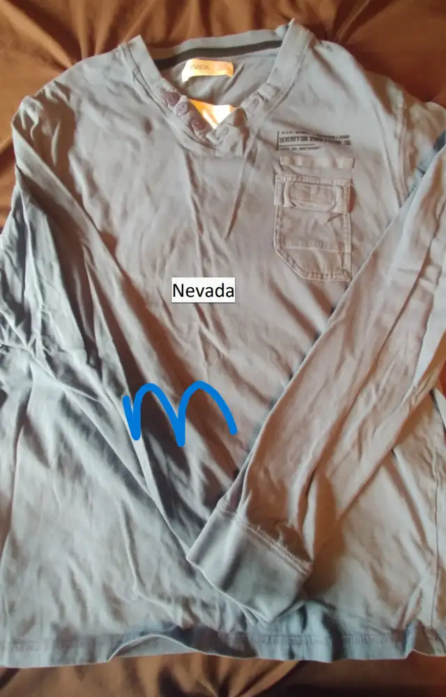 Men’s medium clothes in Men's in Chatham-Kent - Image 2