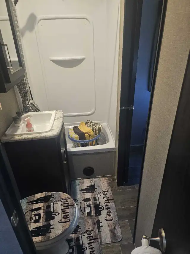 2019 33 foot Impact toyhauler in Travel Trailers & Campers in Prince George - Image 4