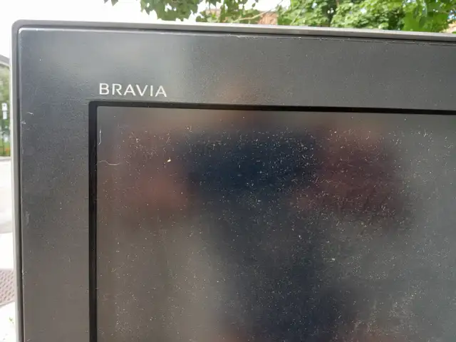 Télévision Sony Bravia XBR TV (avec manette/with remote) in TVs in City of Montréal - Image 10