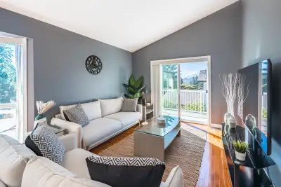 Spacious Furnished 3BR|1BA Family Home Near NRGH | Indoor BBQ