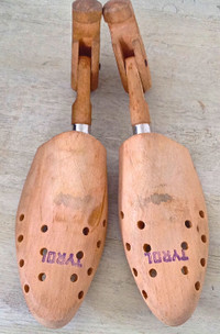 RÉDUIT Antiquité Collection Paire de formes en bois chaussures
