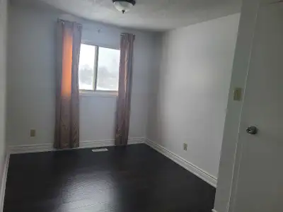 Available November 1st Shared room, utilities included, Unfurnished room, Female friendly house Minu...