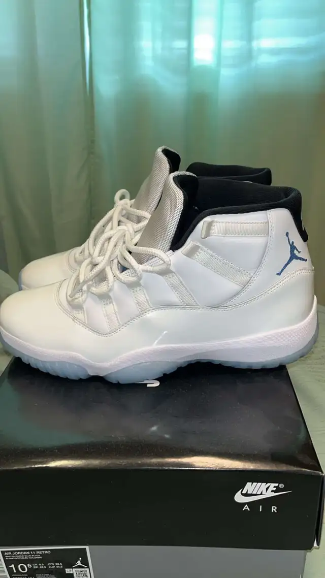 Jordan 11 size 10.5 in Men's Shoes in Mississauga / Peel Region - Image 4