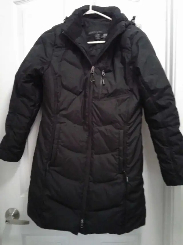 women winter jacket size small in Women's - Tops & Outerwear in Calgary - Image 2