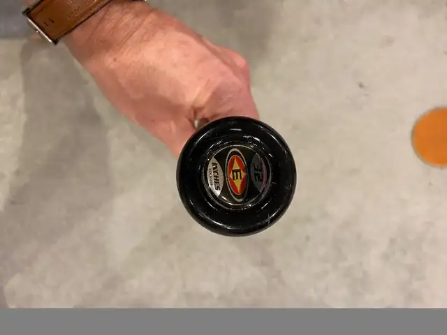 MINT Easton CNT Stealth Comp 32”/22oz Youth Baseball Bat BCN16 in Baseball & Softball in Markham / York Region - Image 9