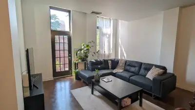 Modern 2-Beds Condo/Apart – Spacious, Bright & Move-in Ready!