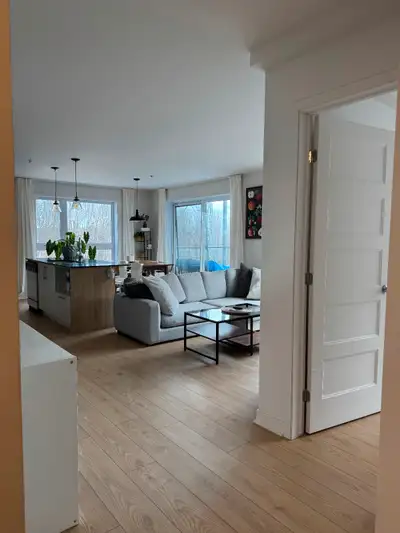 4 1 /2 FOR RENT BLAINVILLE UNITÉ DE COIN TRÈS LUMINEUX