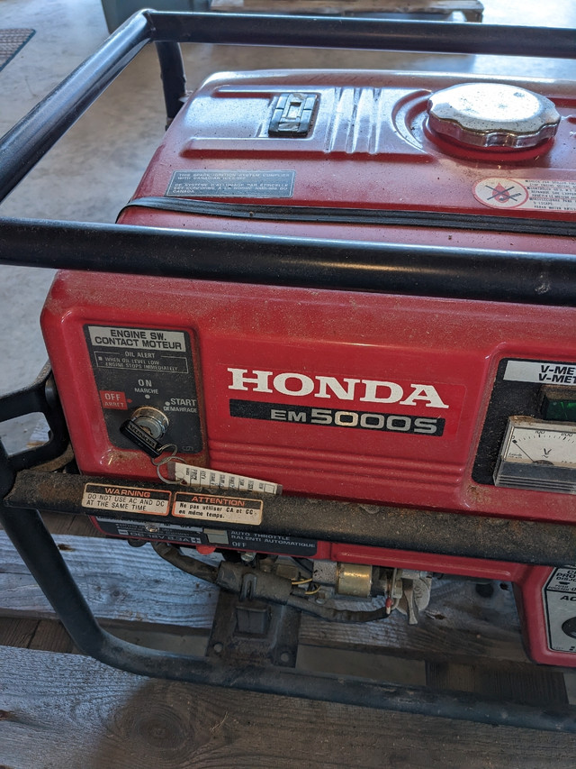 Honda Generator EM 5000S in Outdoor Tools & Storage in Yarmouth - Image 3
