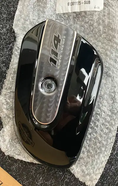 Pièces d origines pour moto modèle FLHX Harley-Davidson 2016 (300$) lot vendu non séparément (Achete...
