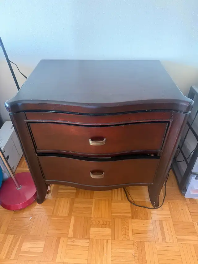 Vintage Solid Wood Chest of Drawers in Dressers & Wardrobes in City of Toronto - Image 2