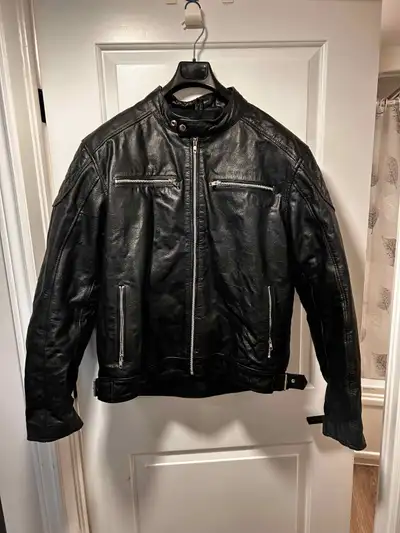 Men's XL "Black" Leather Motorcycle Jacket Size says 2XL but fits like a Large with padding and line...