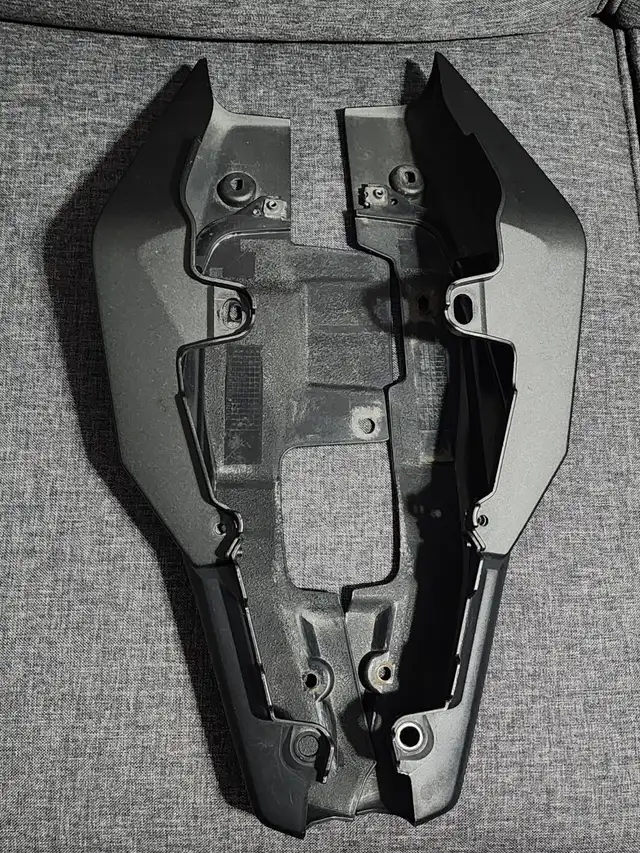 Yamaha FZ-09 / MT-09 Parts in Motorcycle Parts & Accessories in West Island - Image 9