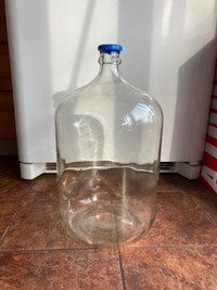 Gallon en verre avec couvercle plastique
