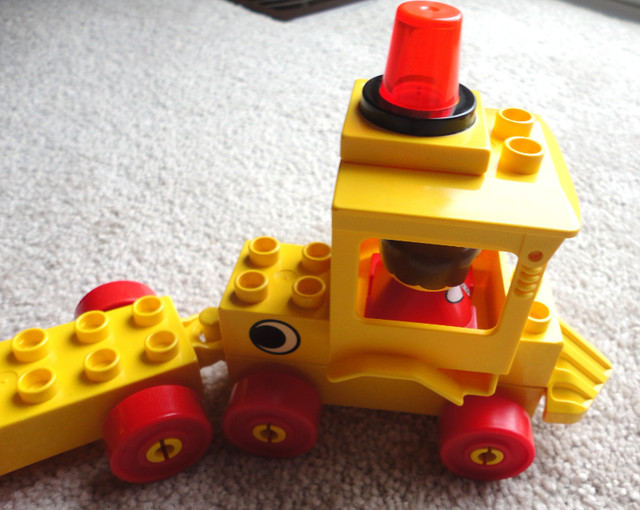 Vintage Lego Duplo Train in Toys & Games in Oshawa / Durham Region - Image 3