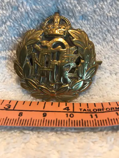 WW2 Royal New Zealand (RNZAF) Cap Badge, View more