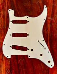 Fender Stratocaster- 11-Hole - 3-Ply  "Parchment" Pickguard